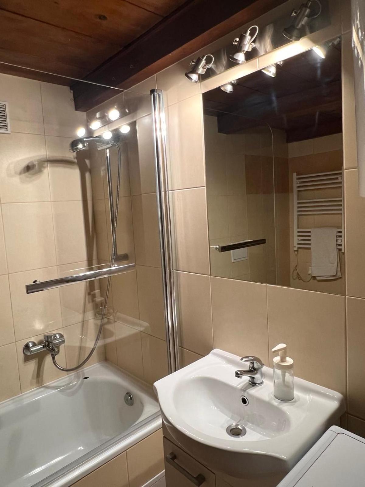 St Gertruda Apartment Free Parking Citybeat#2 Krakow Bagian luar foto